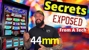 Exclusive Games 44mm
